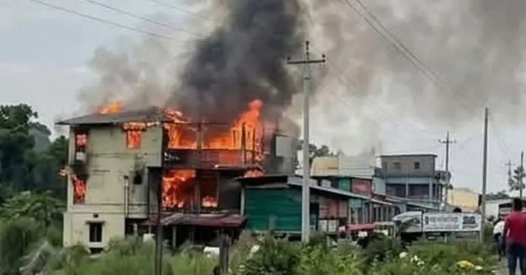 টুপটুপ রিসোর্টে অগ্নিকাণ্ড